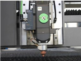 Fiber Laser Cutting Machine with Shuttle Table