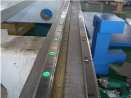 Fiber Laser Cutting Machine with Shuttle Table