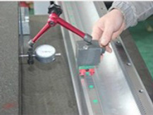 Fiber Laser Cutting Machine with Shuttle Table