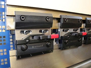 CNC Servo Electro-Hydraulic Press Brake, with DELEM DA52S Controller