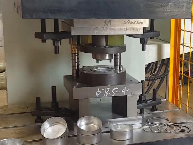 Four Column Hydraulic Press,  Type Y32